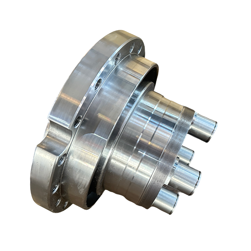 What are the requirements for bolt tightening torque when installing large flanges for construction machinery parts?